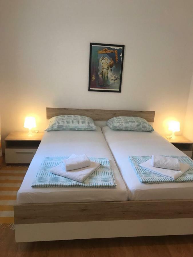 Apartments Veda พูลา ภายนอก รูปภาพ